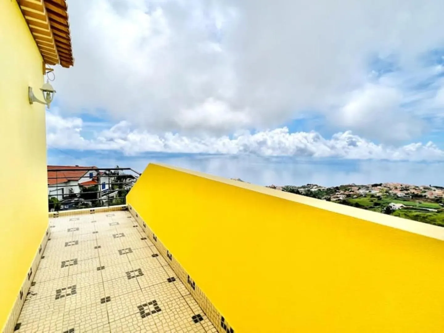 Pensión Guestready - Yellow House In The Mountain Ponta do Sol  Portugal